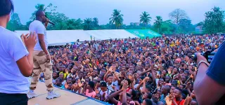 waratour-2022-aboisso-ouvre-la-6e-edition-avec-abou-nidal-lino-versace-les-garagistes-saga-la-legende